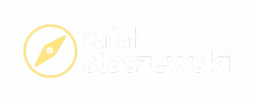 Kompas i napis Rafał Staszewski
